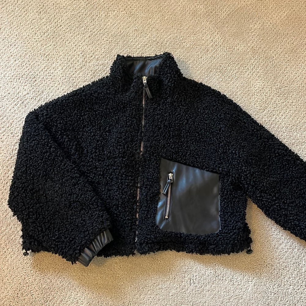 Blank NYC Cropped Black Sherpa and Faux Leather Jacket sz M